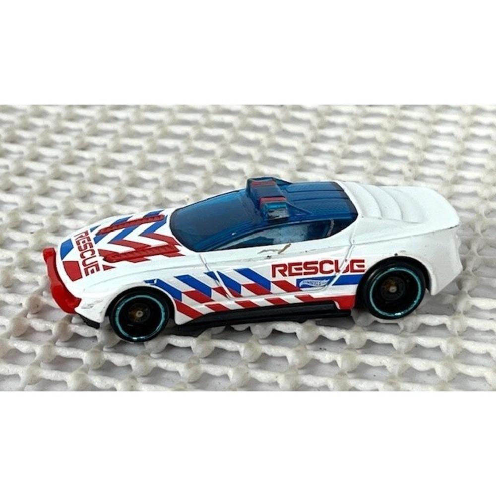 Hot Wheels Car - Alpha Pursuit Rescue White - 2019 Mattel Diecast‎